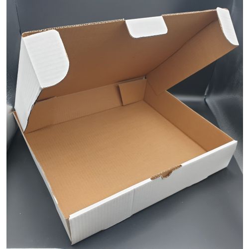 100 x White Corrugated Tray Bake Cake Boxes